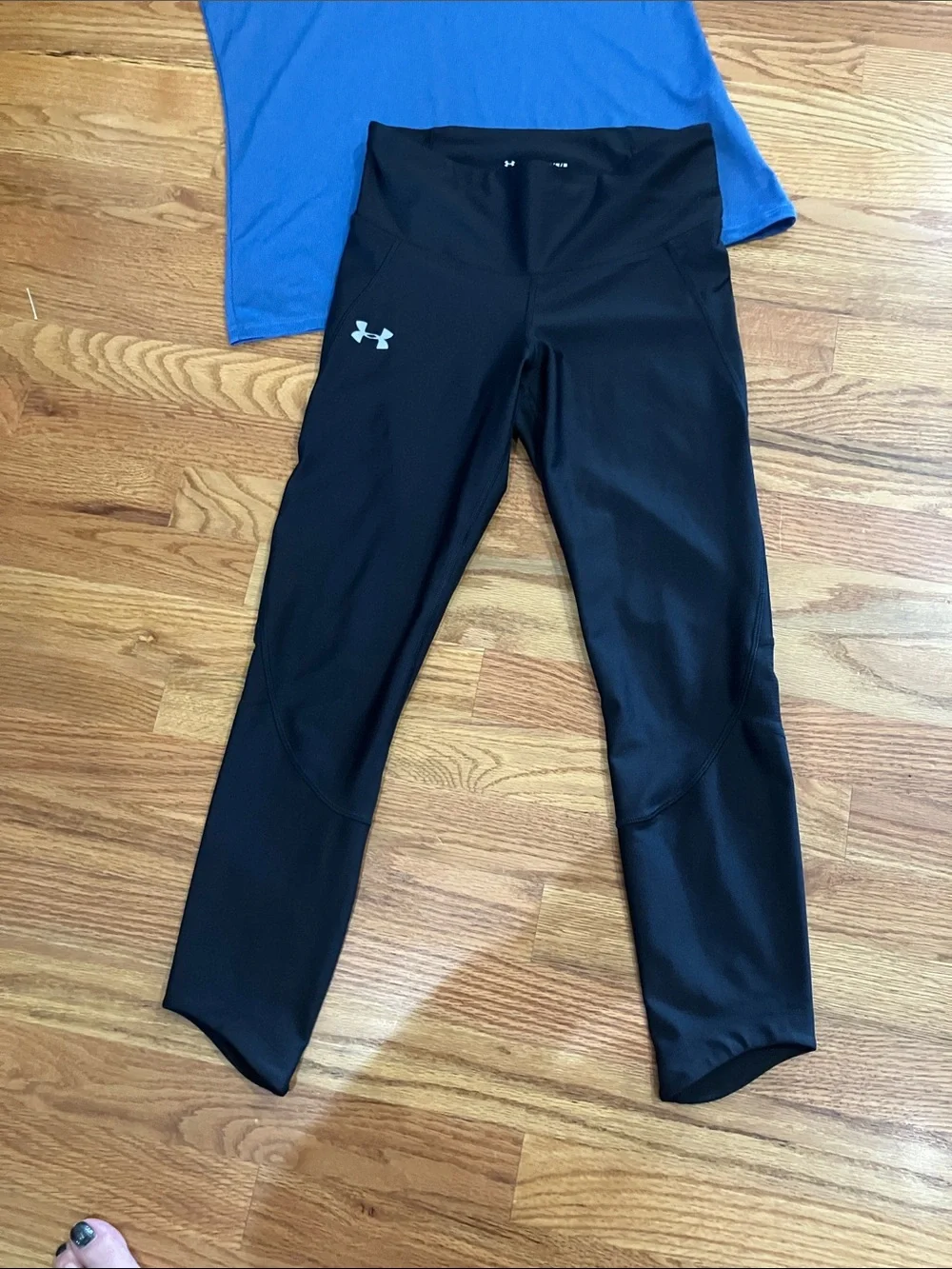Under Armour Blue Short Sleeve Tee with Black Performance Leggings Sz M EUC